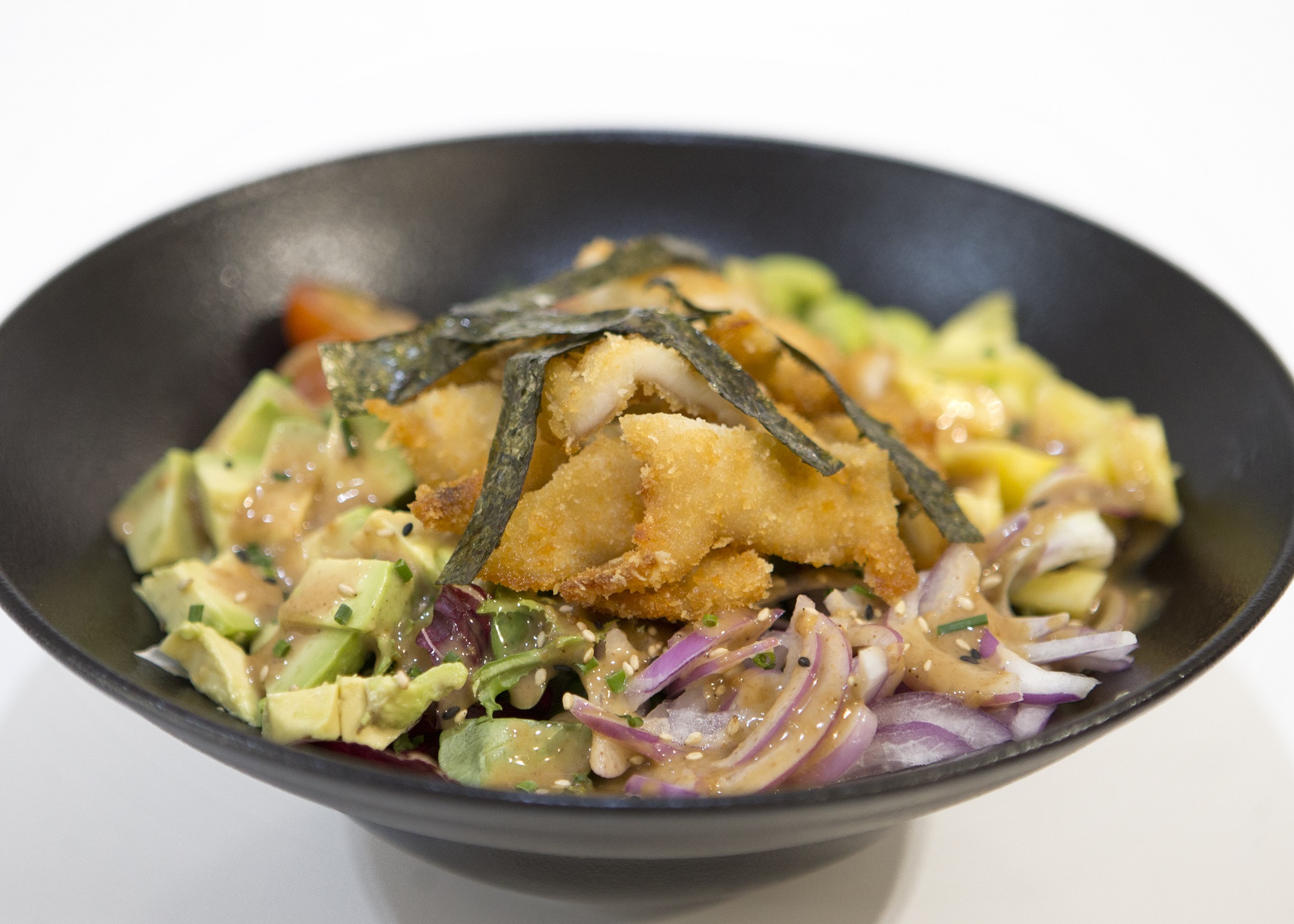 ENSALADA DE POLLO KATSU