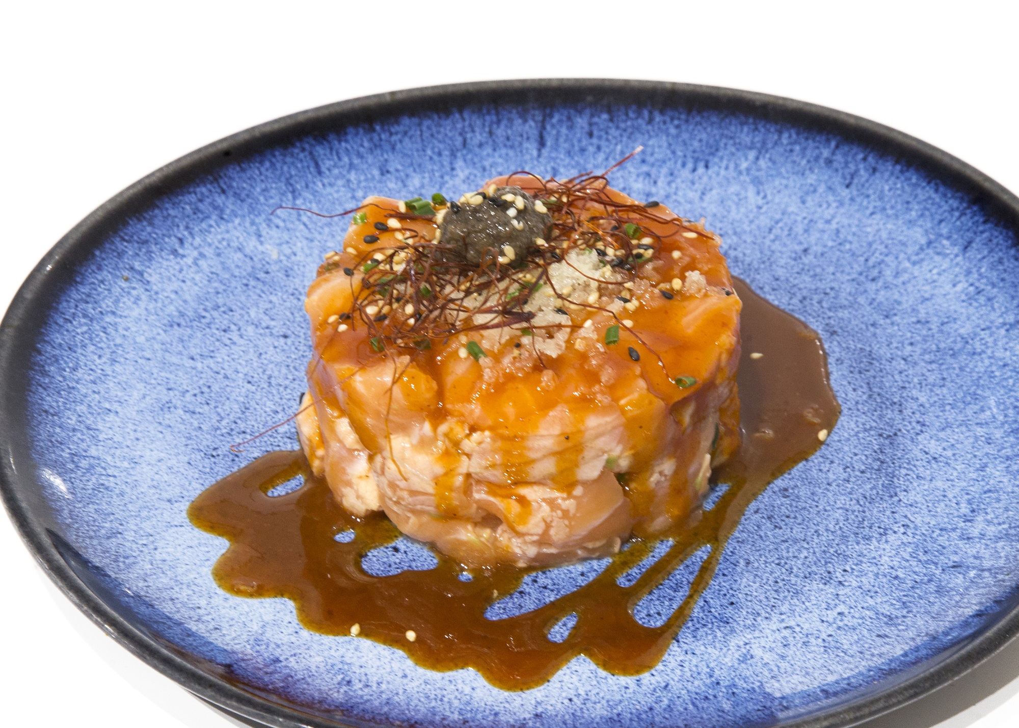 TARTAR SALMÓN CON TRUFA