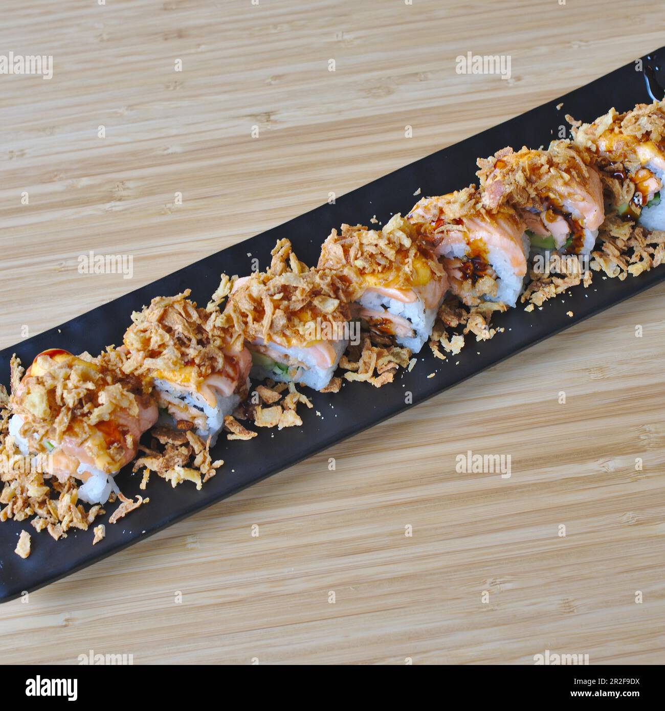 Crazy salmón roll x8